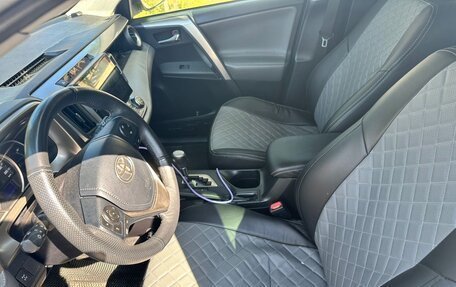 Toyota RAV4, 2014 год, 1 700 000 рублей, 4 фотография