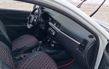 KIA Rio IV, 2018 год, 723 000 рублей, 5 фотография