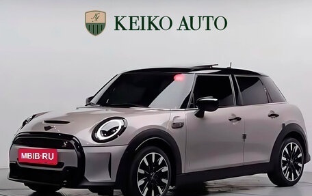 MINI Hatch, 2022 год, 3 985 000 рублей, 1 фотография