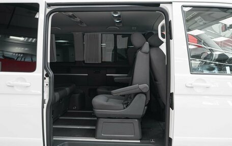 Volkswagen Multivan T5, 2010 год, 1 890 000 рублей, 8 фотография