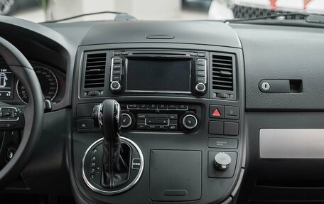 Volkswagen Multivan T5, 2010 год, 1 890 000 рублей, 13 фотография