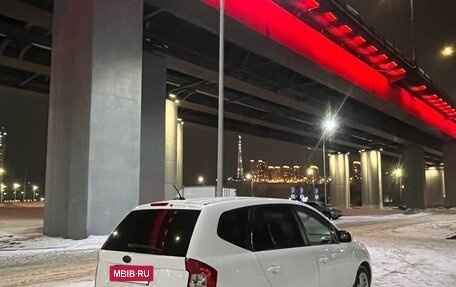 KIA Carens III (RP), 2011 год, 750 000 рублей, 5 фотография