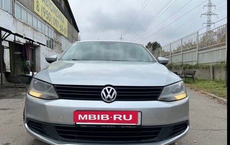 Volkswagen Jetta VI, 2013 год, 1 100 000 рублей, 5 фотография