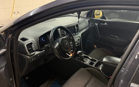 KIA Sportage IV рестайлинг, 2018 год, 2 000 000 рублей, 11 фотография