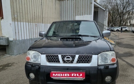 Nissan NP300, 2010 год, 1 200 000 рублей, 1 фотография