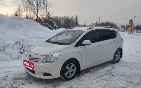 Toyota Verso I, 2012 год, 1 050 000 рублей, 2 фотография