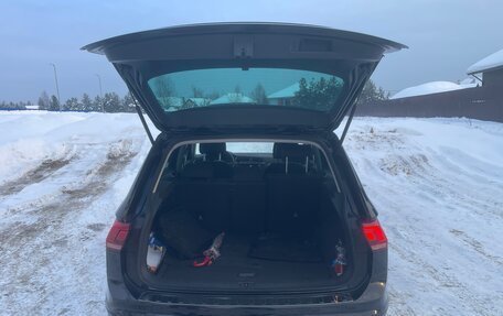 Volkswagen Tiguan II, 2019 год, 2 850 000 рублей, 8 фотография