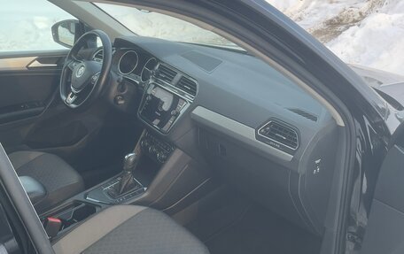 Volkswagen Tiguan II, 2019 год, 2 850 000 рублей, 9 фотография