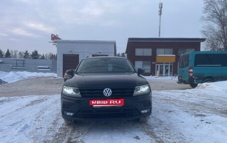 Volkswagen Tiguan II, 2019 год, 2 850 000 рублей, 3 фотография