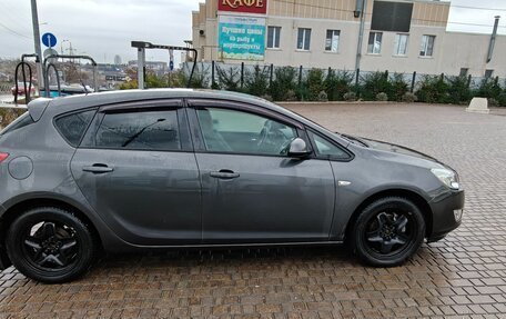 Opel Astra J, 2011 год, 740 000 рублей, 2 фотография