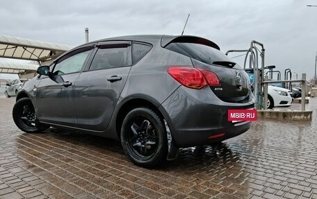 Opel Astra J, 2011 год, 740 000 рублей, 5 фотография