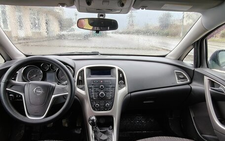 Opel Astra J, 2011 год, 740 000 рублей, 11 фотография