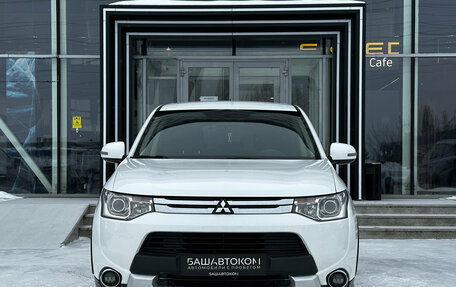 Mitsubishi Outlander III рестайлинг 3, 2014 год, 1 630 000 рублей, 2 фотография