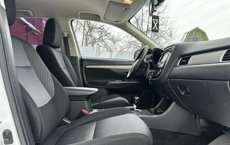 Mitsubishi Outlander III рестайлинг 3, 2014 год, 1 630 000 рублей, 16 фотография