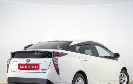 Toyota Prius IV XW50, 2016 год, 1 979 000 рублей, 4 фотография