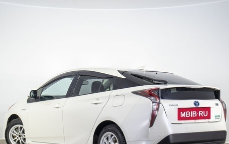 Toyota Prius IV XW50, 2016 год, 1 979 000 рублей, 6 фотография