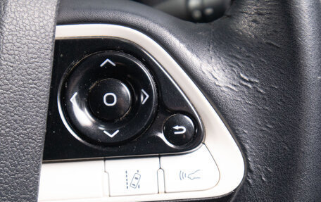 Toyota Prius IV XW50, 2016 год, 1 979 000 рублей, 11 фотография