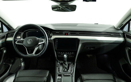 Volkswagen Passat B8 рестайлинг, 2020 год, 3 299 700 рублей, 13 фотография