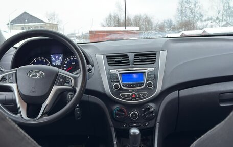 Hyundai Solaris II рестайлинг, 2011 год, 640 000 рублей, 5 фотография