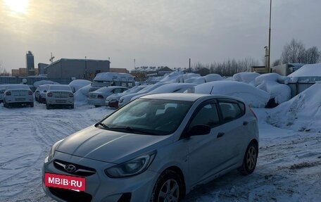 Hyundai Solaris II рестайлинг, 2011 год, 640 000 рублей, 4 фотография