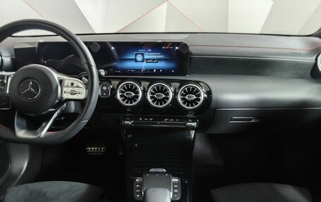 Mercedes-Benz CLA, 2020 год, 3 343 000 рублей, 15 фотография