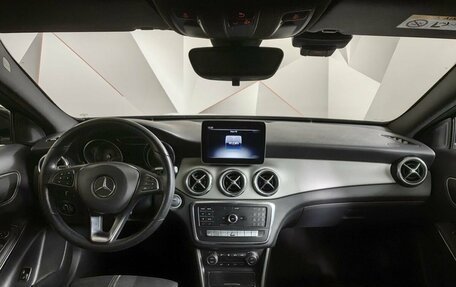 Mercedes-Benz GLA, 2017 год, 2 670 000 рублей, 14 фотография