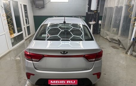 KIA Rio IV, 2018 год, 1 299 000 рублей, 2 фотография