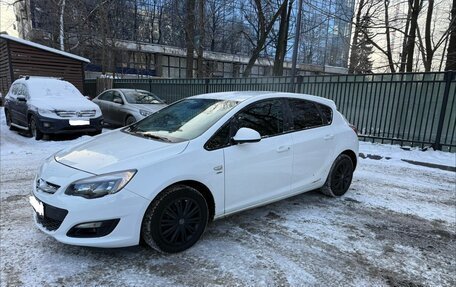 Opel Astra J, 2015 год, 670 000 рублей, 1 фотография