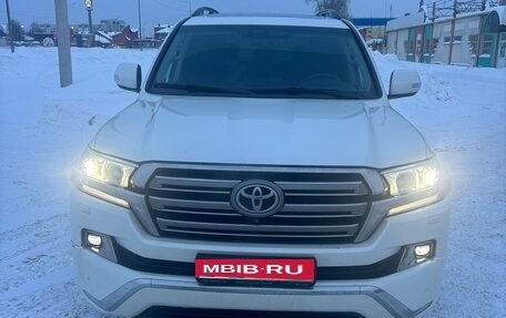 Toyota Land Cruiser 200, 2015 год, 5 300 000 рублей, 3 фотография