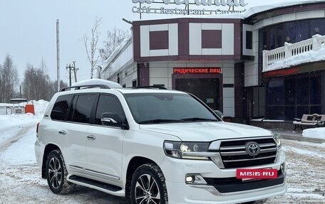 Toyota Land Cruiser 200, 2018 год, 6 700 000 рублей, 4 фотография