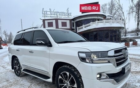 Toyota Land Cruiser 200, 2018 год, 6 700 000 рублей, 12 фотография