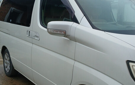 Nissan Elgrand III, 2005 год, 1 750 000 рублей, 9 фотография