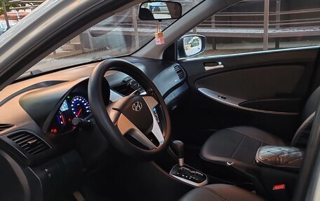 Hyundai Solaris II рестайлинг, 2013 год, 850 000 рублей, 4 фотография