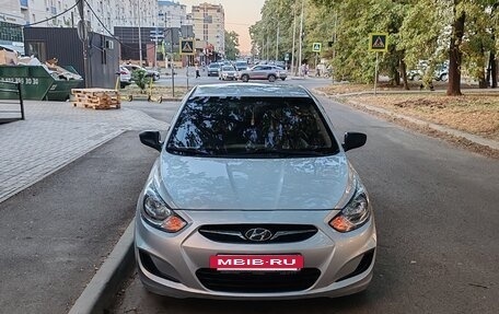 Hyundai Solaris II рестайлинг, 2013 год, 850 000 рублей, 2 фотография