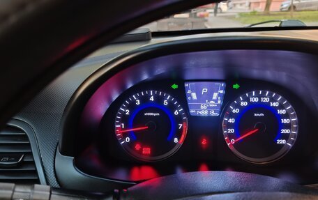 Hyundai Solaris II рестайлинг, 2013 год, 850 000 рублей, 9 фотография