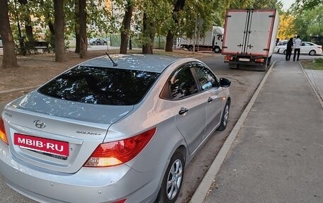 Hyundai Solaris II рестайлинг, 2013 год, 850 000 рублей, 5 фотография