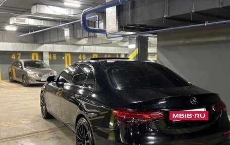 Mercedes-Benz E-Класс, 2017 год, 2 950 000 рублей, 2 фотография