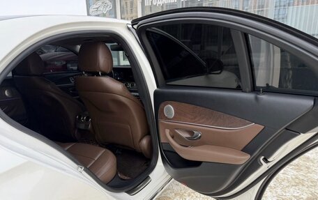 Mercedes-Benz E-Класс, 2017 год, 2 890 000 рублей, 26 фотография