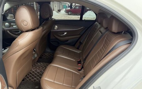 Mercedes-Benz E-Класс, 2017 год, 2 890 000 рублей, 28 фотография