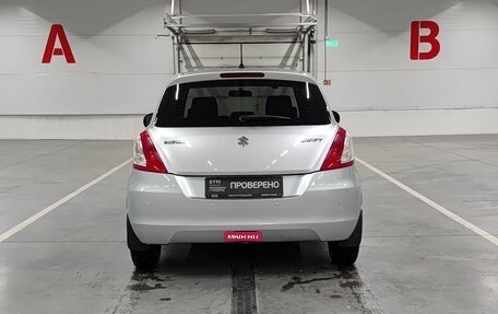 Suzuki Swift IV, 2011 год, 830 000 рублей, 6 фотография