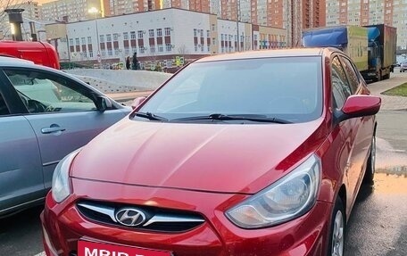 Hyundai Solaris II рестайлинг, 2013 год, 895 000 рублей, 1 фотография
