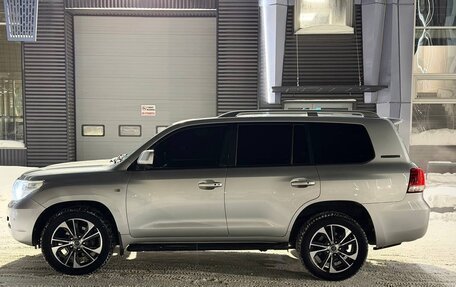 Toyota Land Cruiser 200, 2011 год, 2 990 000 рублей, 1 фотография