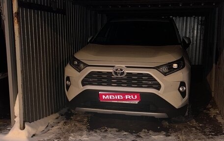 Toyota RAV4, 2022 год, 4 230 000 рублей, 1 фотография