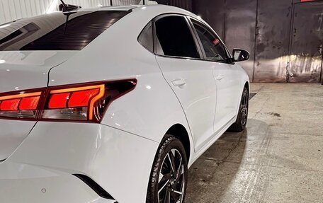 Hyundai Solaris II рестайлинг, 2021 год, 1 550 000 рублей, 4 фотография