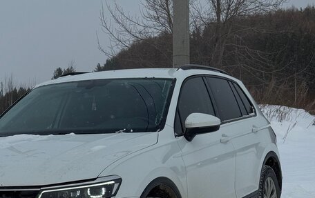 Volkswagen Tiguan II, 2018 год, 2 100 000 рублей, 5 фотография