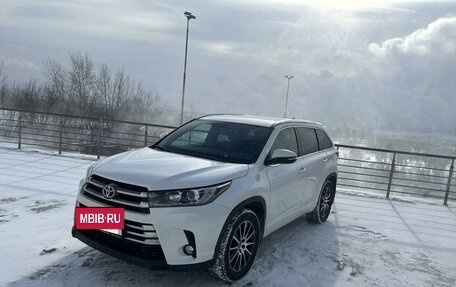 Toyota Highlander III, 2019 год, 4 600 000 рублей, 2 фотография