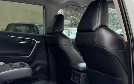 Toyota RAV4, 2022 год, 4 230 000 рублей, 9 фотография