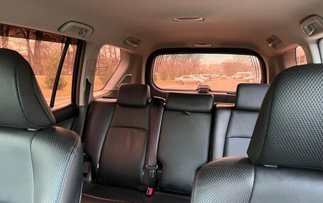 Toyota Land Cruiser Prado 150 рестайлинг 2, 2012 год, 3 000 000 рублей, 13 фотография