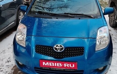 Toyota Yaris III рестайлинг, 2007 год, 550 000 рублей, 1 фотография