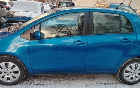 Toyota Yaris III рестайлинг, 2007 год, 550 000 рублей, 2 фотография